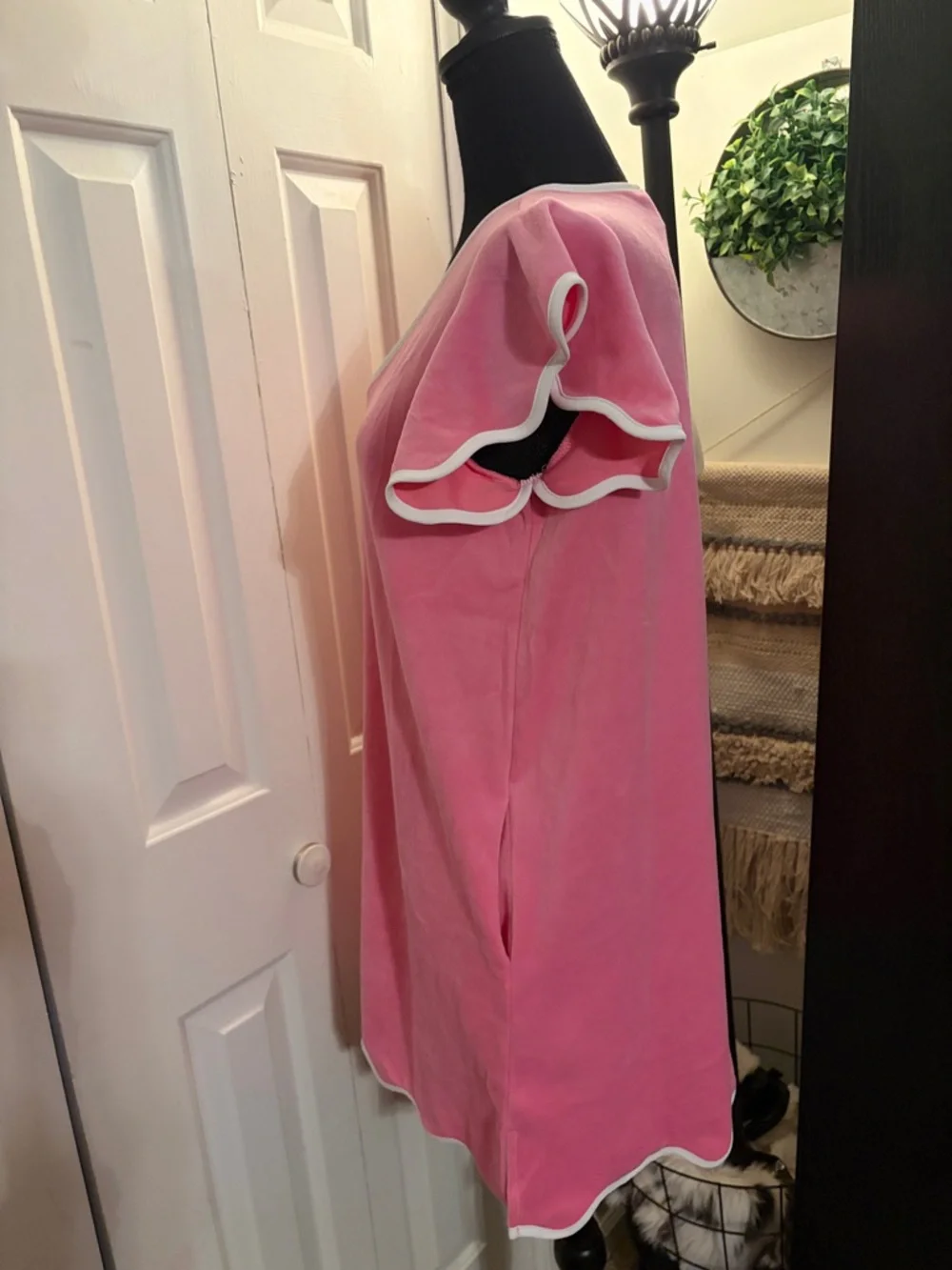 SSYS The Label Pink Get Ready Robe with White Scallop Trim - Picture 3 of 7